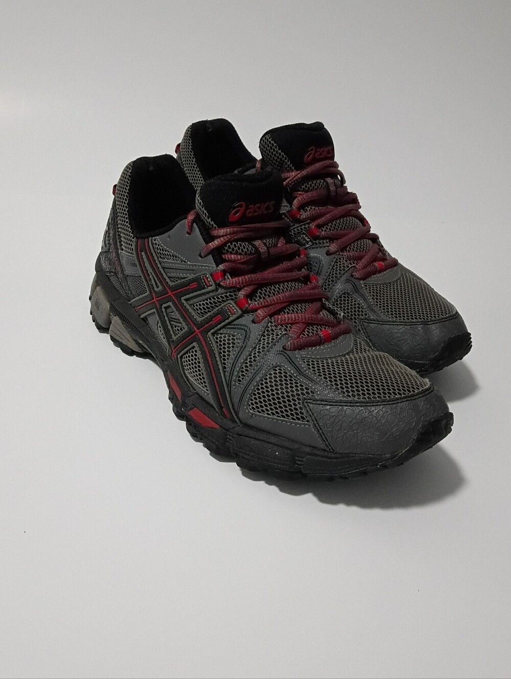 ASICS Men’s Gray Mesh Running Shoes with Red Accents